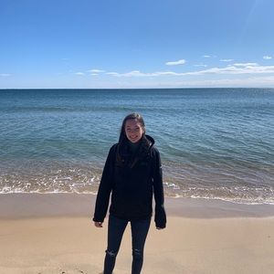 Meet your Posher, Lauren